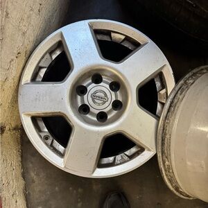 Nissan Silver Alloy Wheel Rim 16"